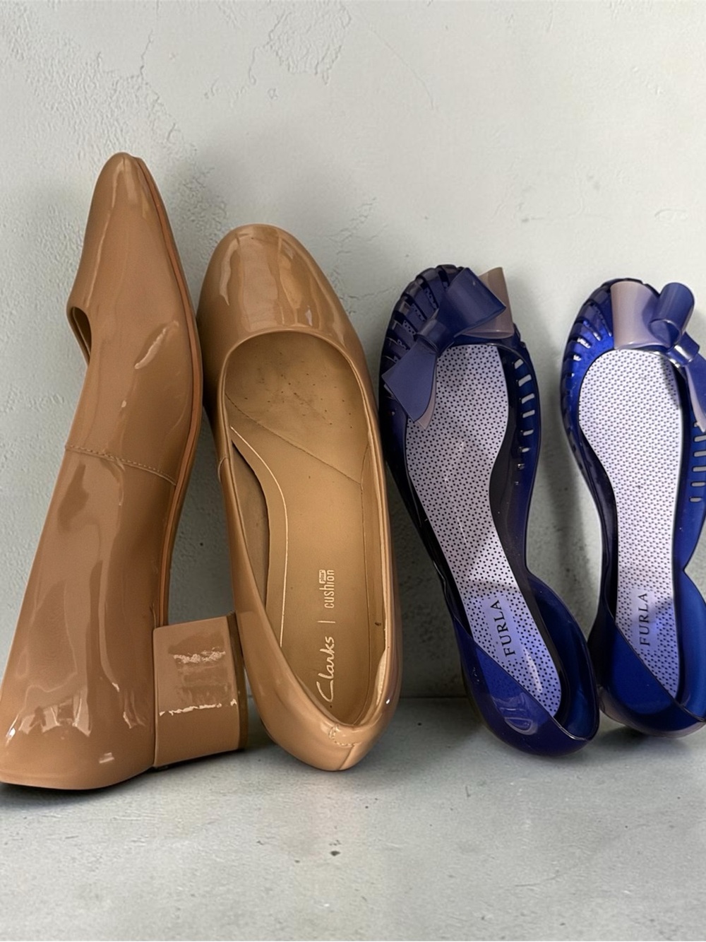 Clarks Women's Tan Patent Block Heel Pumps